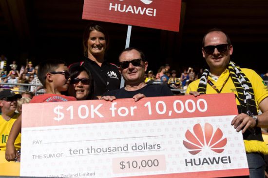 Huawei gives one Lucky Fan $10,000