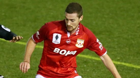 Phoenix sign promising defender Tratt from Sydney United
