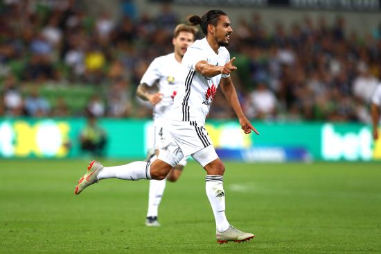 Wellington Phoenix Match Melbourne Victory in Tight Draw