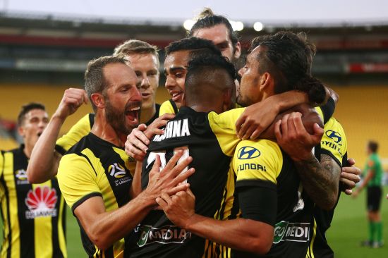 Wellington Phoenix produce stunning comeback to secure all three points against Mariners