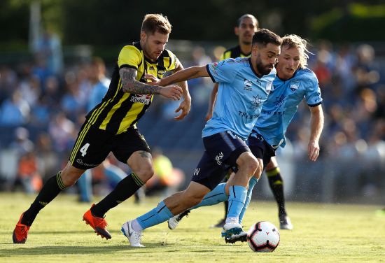 Wellington Phoenix Fight To The End In Sydney